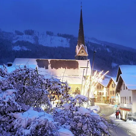 Modern Chalet In Salzburg With Sauna شاليه Fusch an der Grossglocknerstrasse
